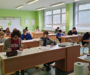 Foto hledame chemika1