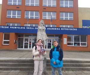 Foto hledame chemika2